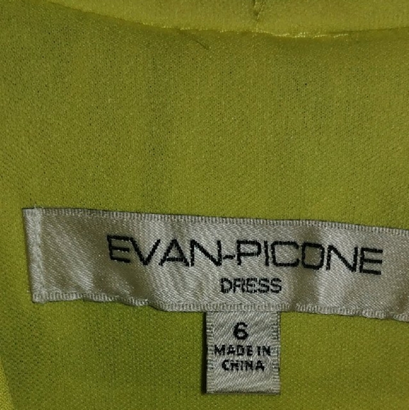 Evan Picone halter front floral dress. - Picture 3 of 7